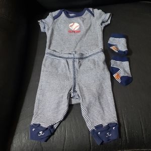 Carters 3month matching set